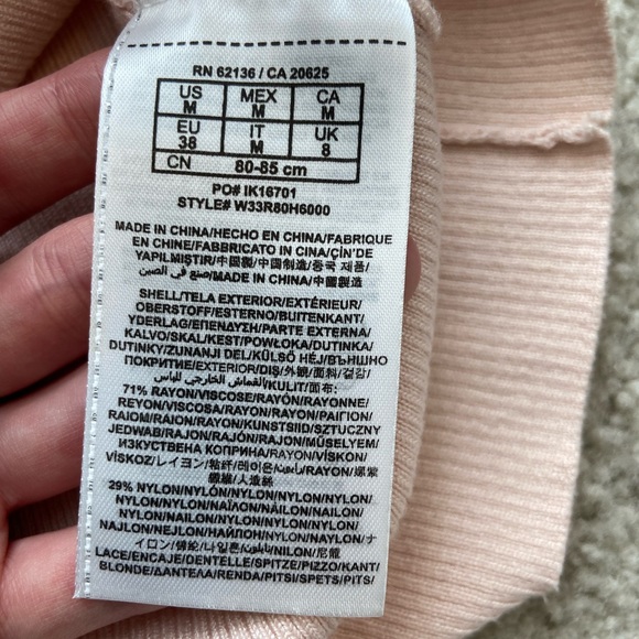 Guess Lace Back Knit Lightweight Sweater Light Pink Pullover Great Condition - Picture 2 of 4